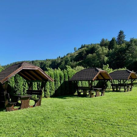 Flori De Mar Hotell Poiana Mărului Eksteriør bilde