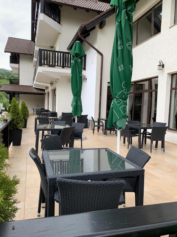 Flori De Mar Hotell Poiana Mărului Eksteriør bilde