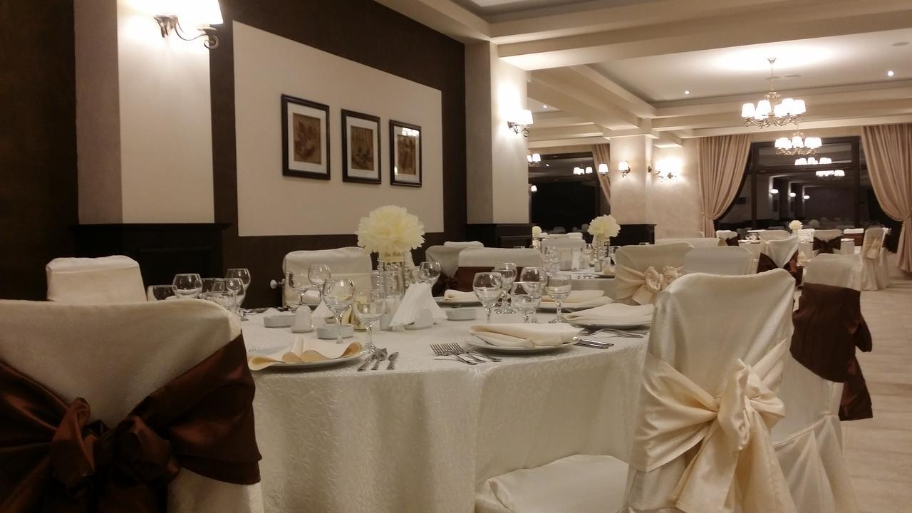 Flori De Mar Hotell Poiana Mărului Eksteriør bilde