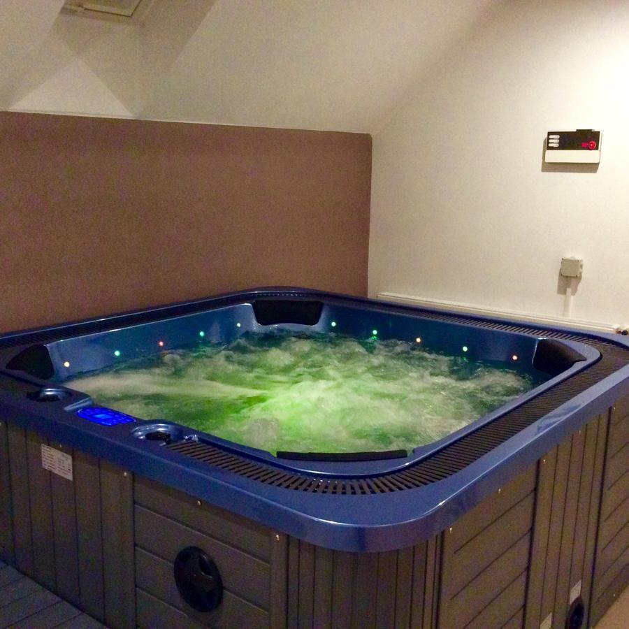Flori De Mar Hotell Poiana Mărului Eksteriør bilde